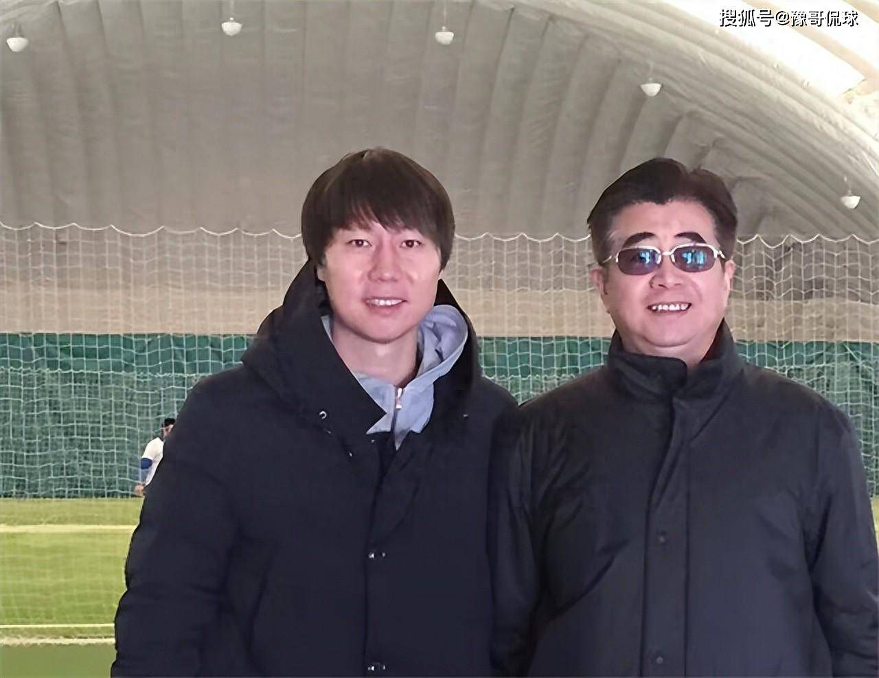 东莞外来工群像：每天坐9小时经常...66833。